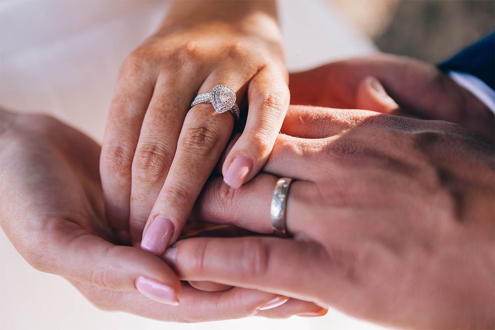 Защо сребърните брачни халки са вечен избор за двойки - издръжливост