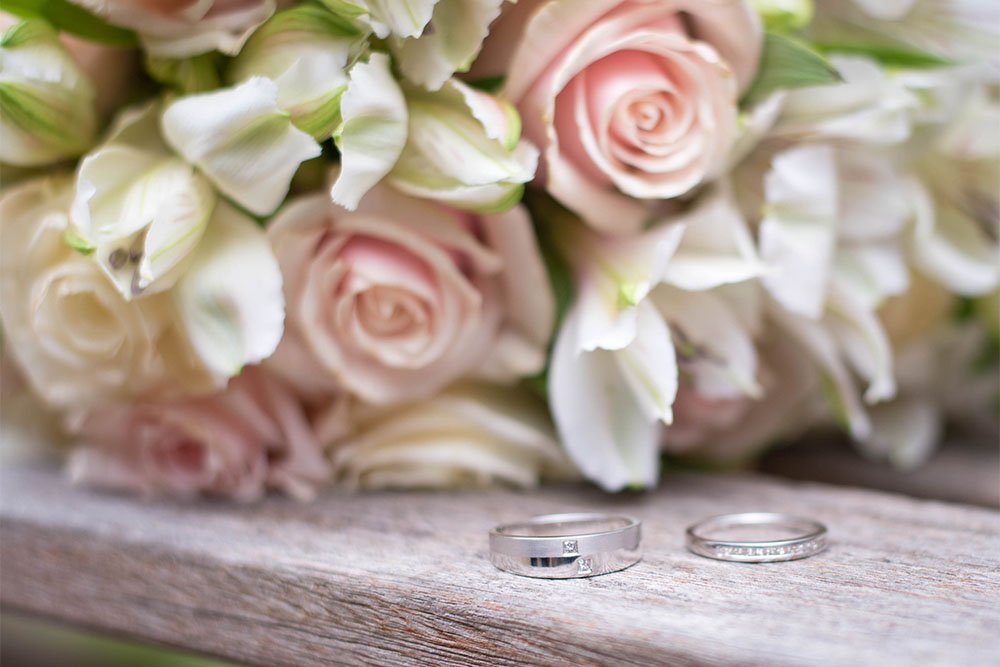 Защо сребърните брачни халки са вечен избор за двойки