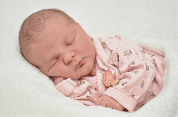 Как да повием бебето, за да спи по-спокойно и по-дълго?