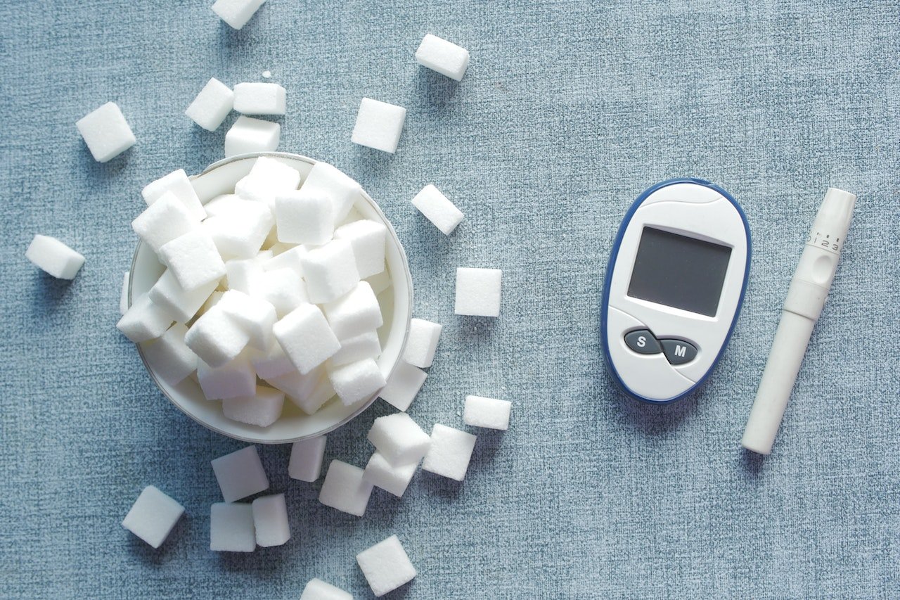 Какво причинява свързаната с диабета кетоацидоза (ДКА)?